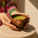 ZESTAW: Sunny Wilde matcha + Czarka świnka – Handmade Clay Tea Cup (Limited Oaxaca Clay Collection)